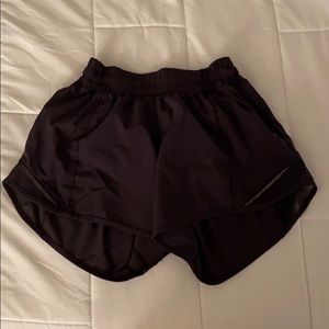 lululemon hottie hot shorts